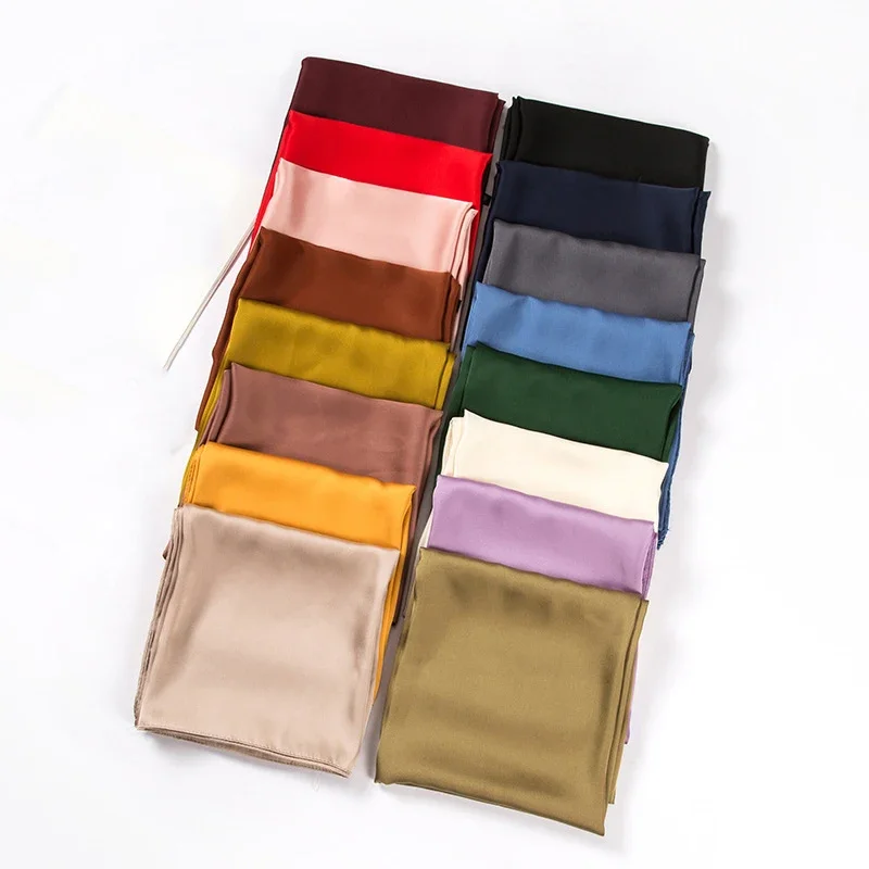 Scarf Silk Square - وشاح ساتان نسائي 70 سم بلون