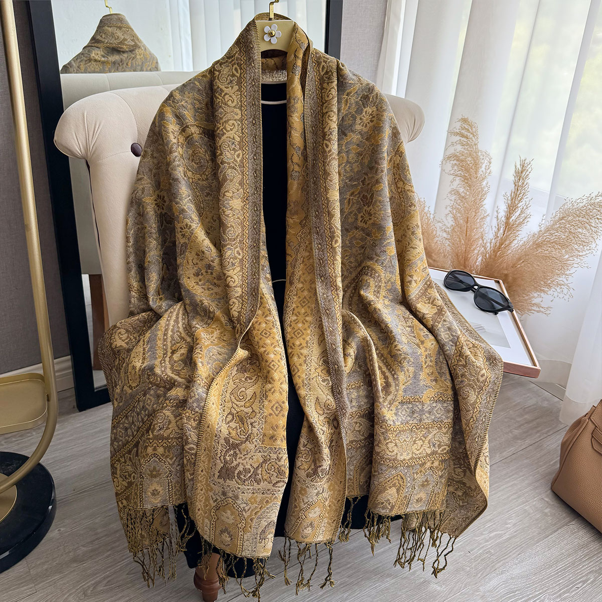 2025 شرابة بطانية تصميم العرقي - مراجعة Woven Scarf Blanket وسعره
